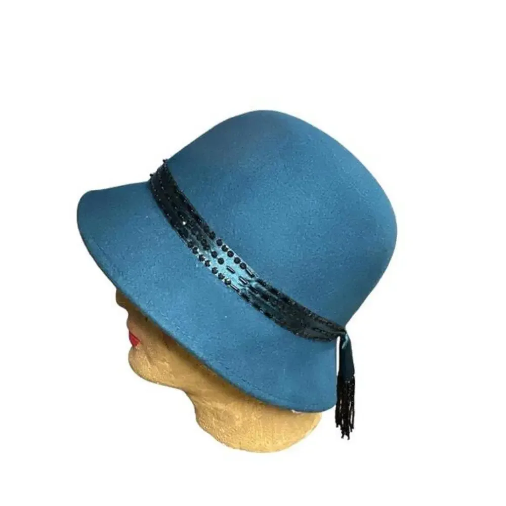 Hat woman vintage 100% all wool dry clean only